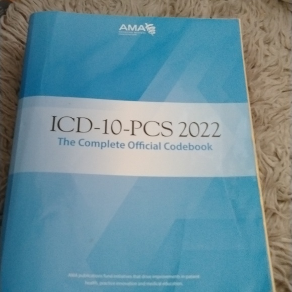 American Medical Association ICD-10-PCS 2022 Medical procedure coding book - Picture 1 of 3